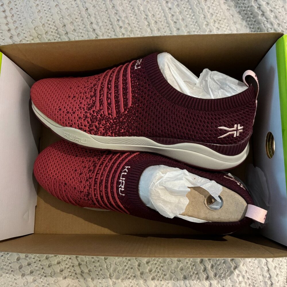NIB Size 9B women's Kuru stride in plum-rose